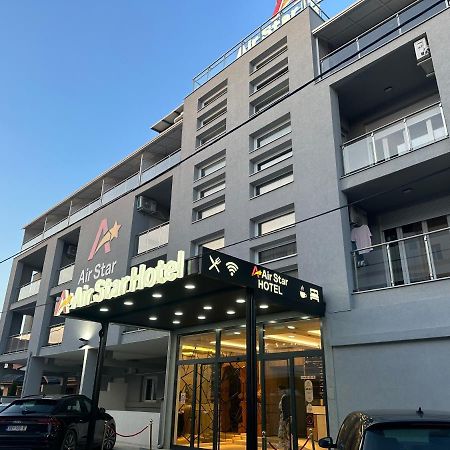 Airstar Hotel Surčin Екстериор снимка