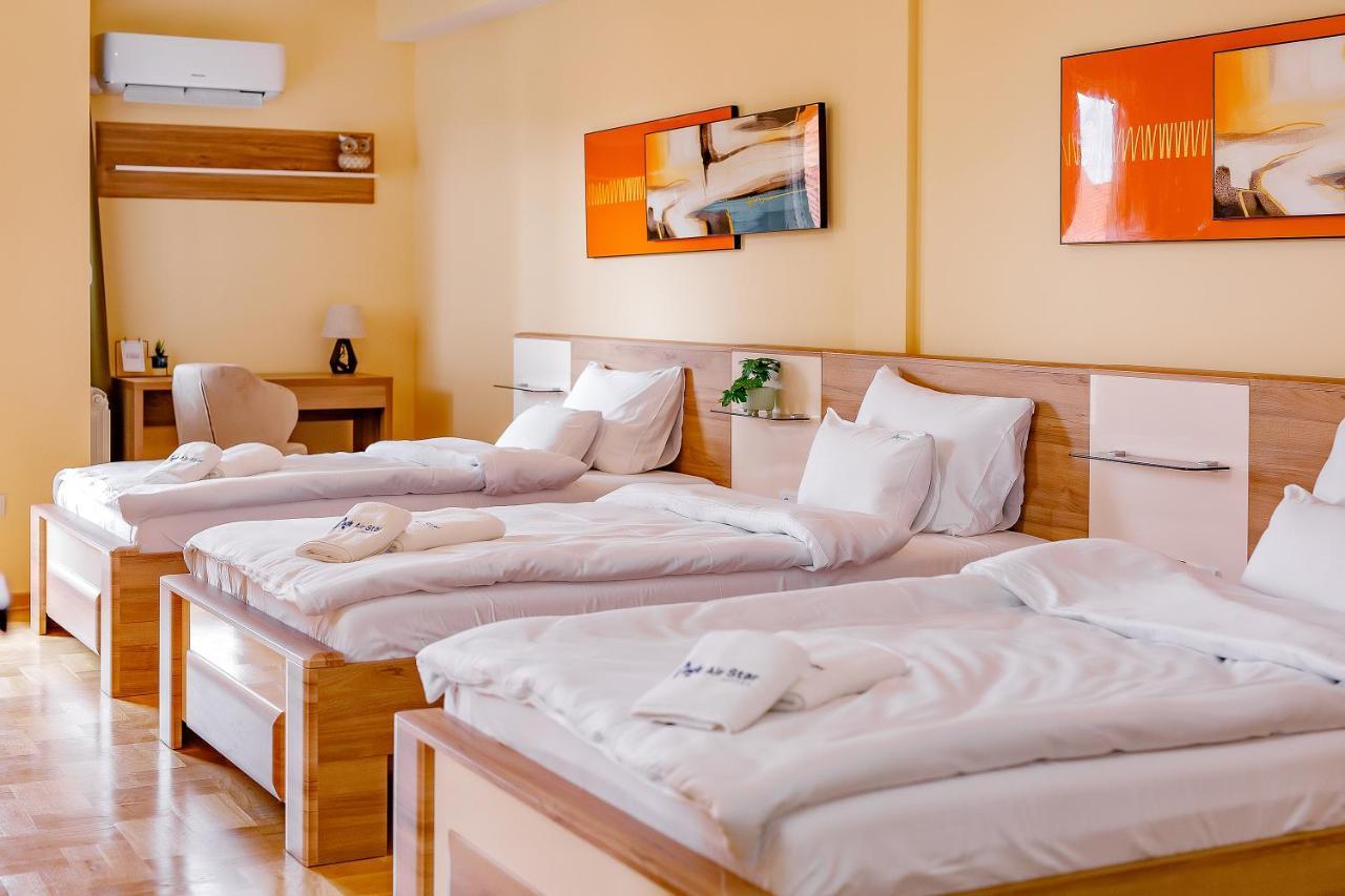 Airstar Hotel Surčin Екстериор снимка