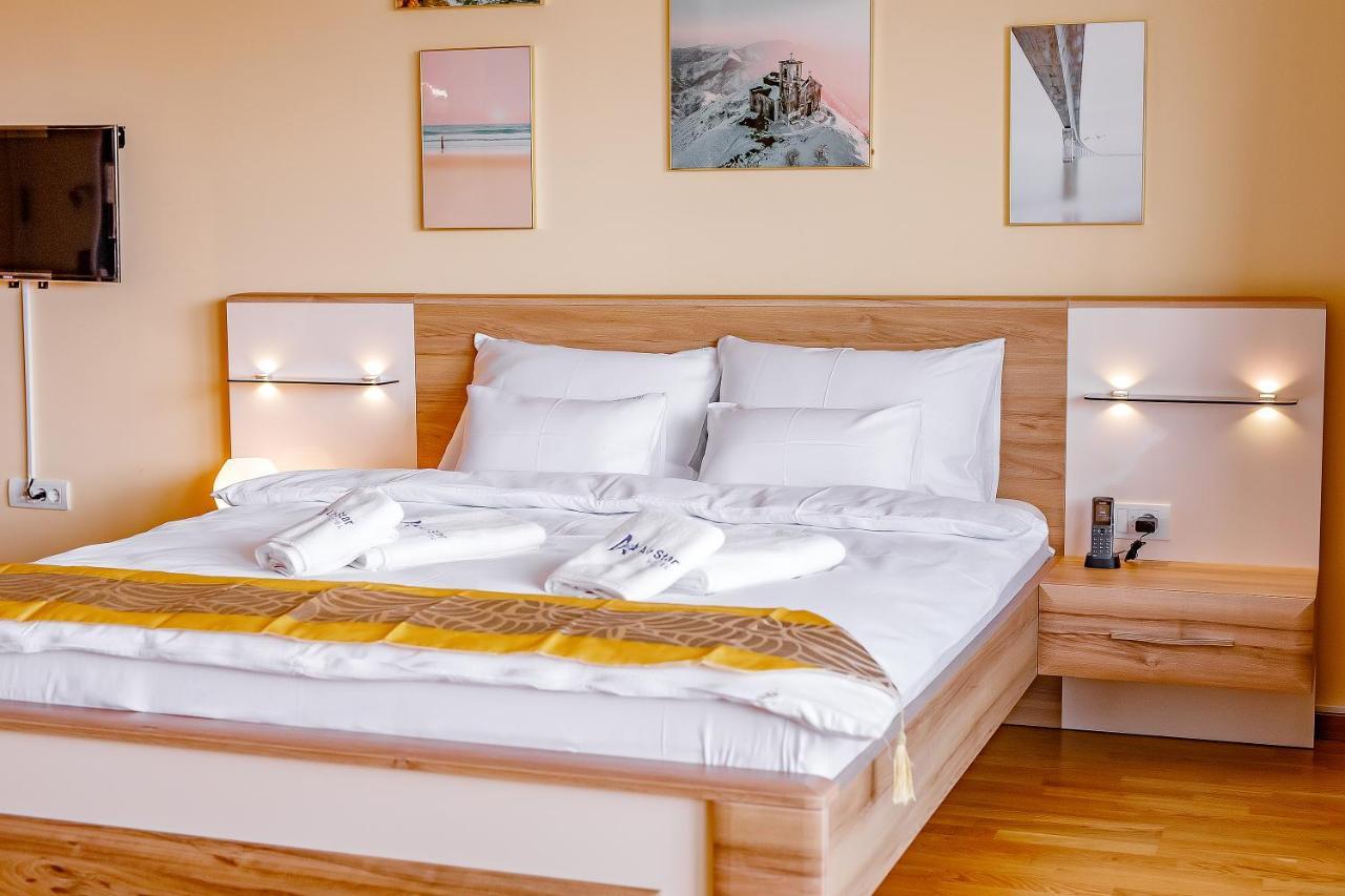 Airstar Hotel Surčin Екстериор снимка