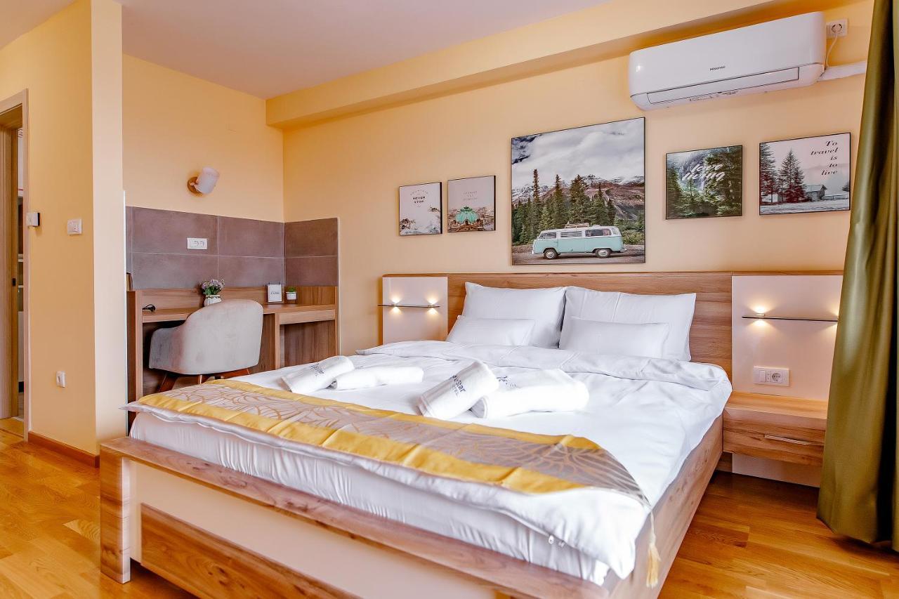 Airstar Hotel Surčin Екстериор снимка