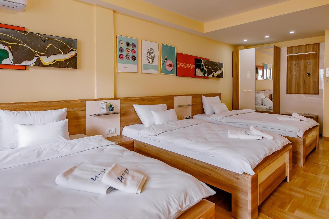 Airstar Hotel Surčin Екстериор снимка