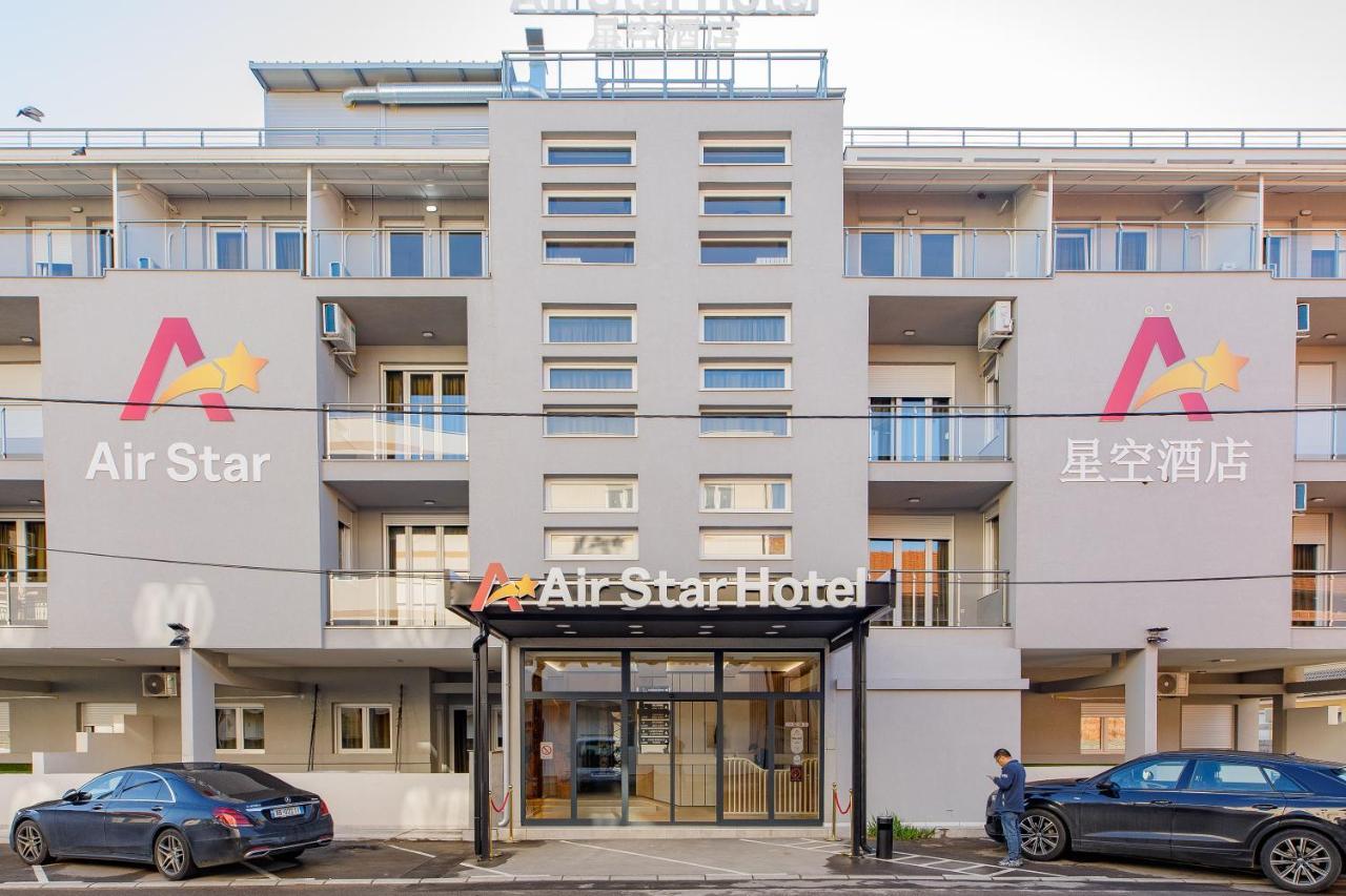 Airstar Hotel Surčin Екстериор снимка